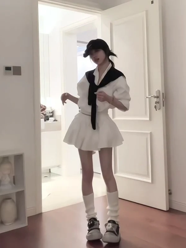 

White Long Sleeve Shirt And Skirt Set Women's Fashionable Korean Design Summer College Style Half-length Skirt Ensemble