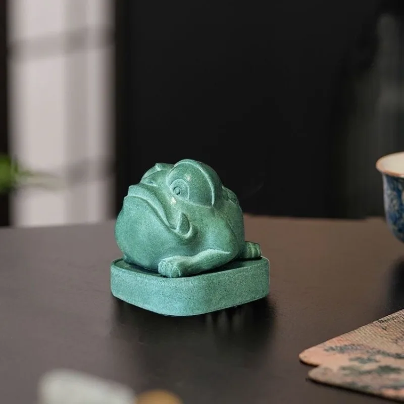Golden Toad Sand Stone Ornament,Three-legged Attracts Rich Tea Pets, Living Room Office Home Decoration Store Opening Gifts
