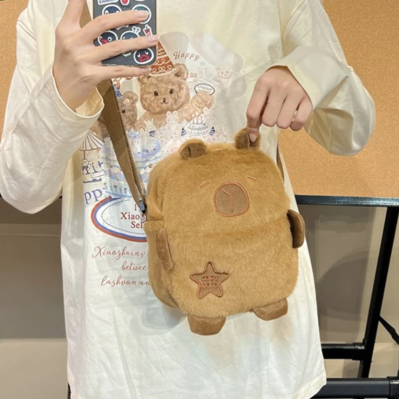 Kawaii Capybara Plüsch-Umhängetasche, niedlicher Cartoon, weiche Brusttasche, tägliche All-in-One-Aufbewahrung, Handytasche, Wintergeschenke für Studenten