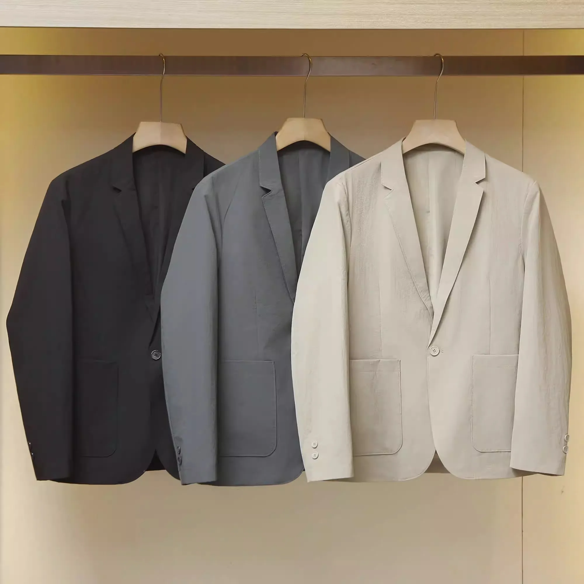 Men's High-End Business Casual Ice Silk Quick Dry Anti-Wrinkle Suit Jacket Breathable Comfortable Standard Fit Button Decor