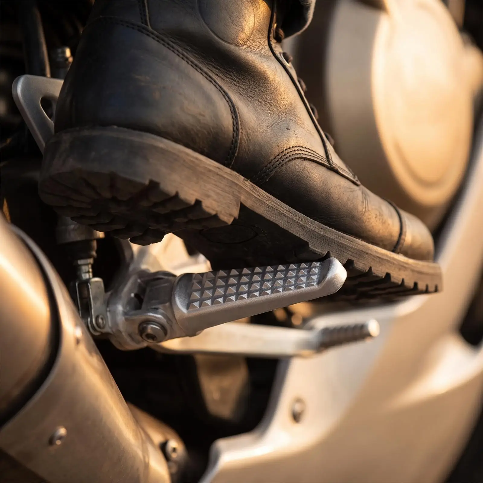 Motorcycle Foot Pedal Kit Foldable Rear Footrests with Pre Drilled Hinge Hole Rubber Grip for Passenger Stability