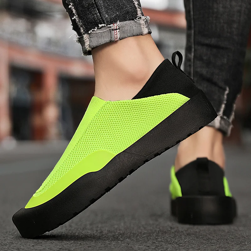 Sapatos casuais de malha respirável masculino, sapatos planos confortáveis, verde, slip-on, andando, dirigindo, moda verão, novo