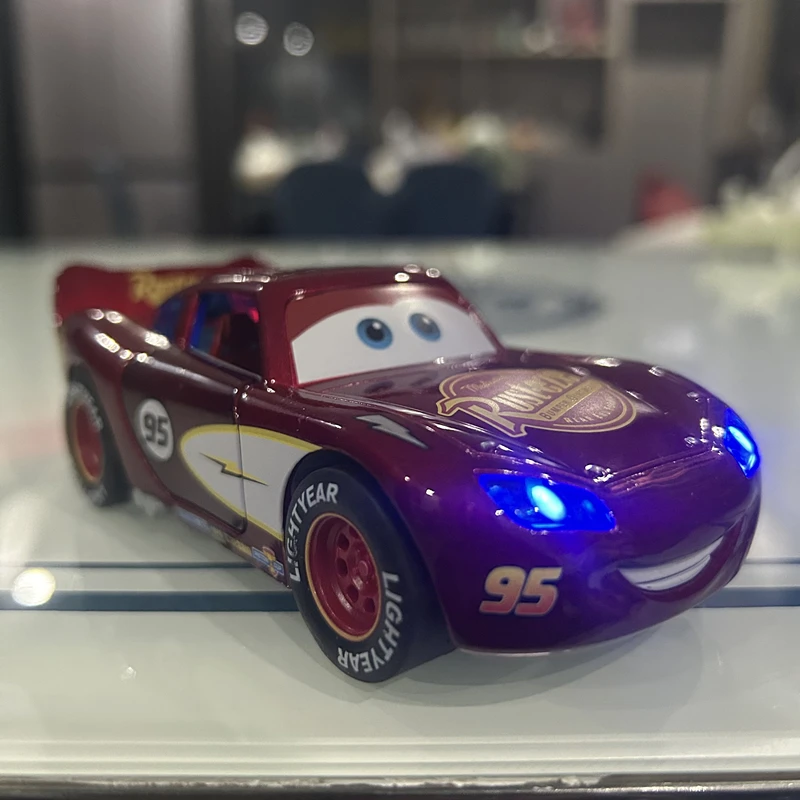 Disney Toy Story 3 Model Car Lightning Mcqueen Metal Diecast With Lights Inertial Pull-Back Wheel Spit Out Your Tongue Cars Toys