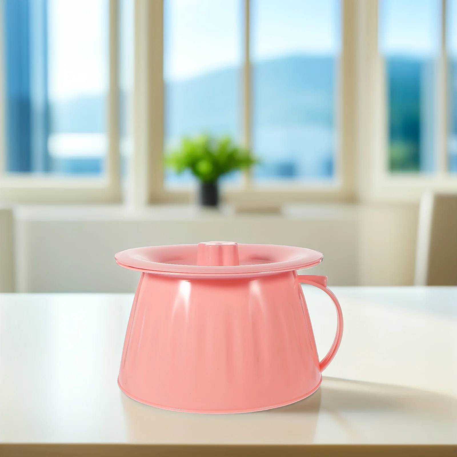 

Portable Chamber Pot Plastic Urine Bucket With Lid Bedpan Spittoon For Bedroom Household Portable Toilet Lightweight Durable