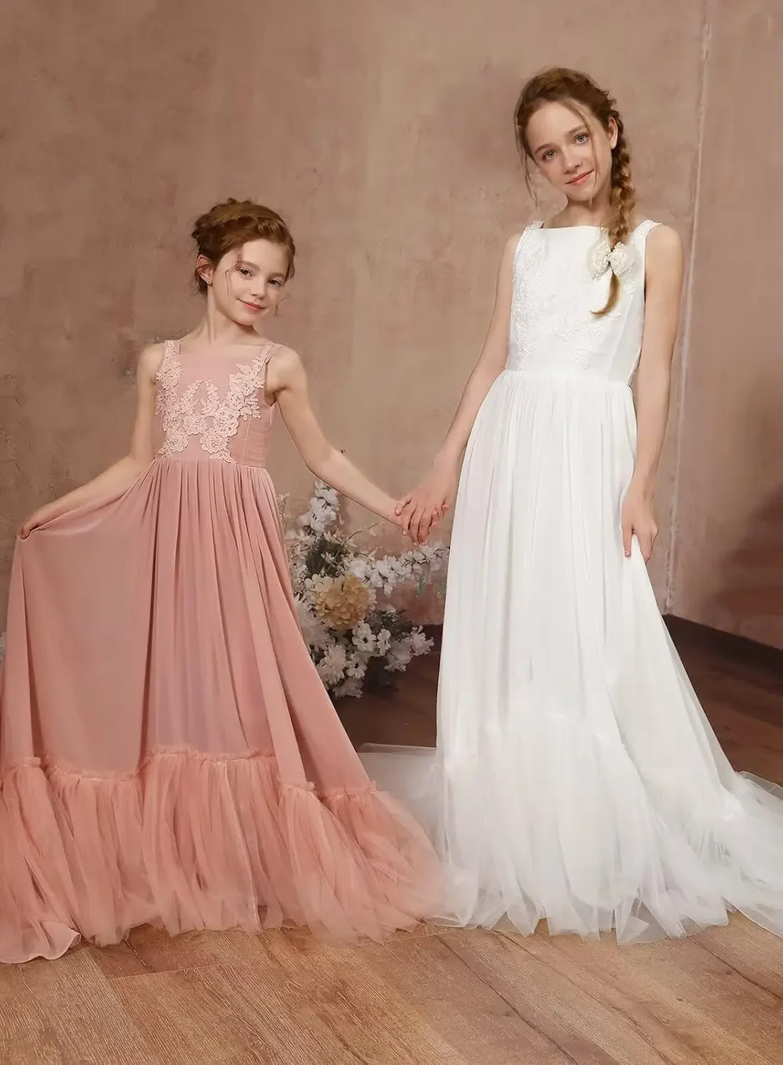 

Pageant Dresses for Girls Boho Flower Girl Dress for Wedding Floor Length Elegant Lace Applique First Communion Dresses Princess