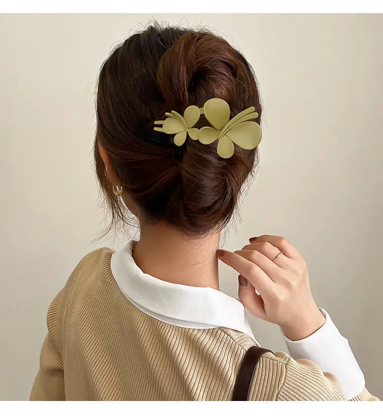 Korean Frosted Butterfly Large Hair Clip for Women Solid Color Ponytail Hair Claw Pins Hairpins Girls Hair Accessories Wholesale