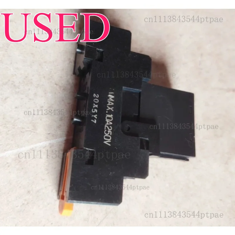 A solid state relay g3rd-odx02sn-us input dc24v output 2a/50vdc (actual picture taken)