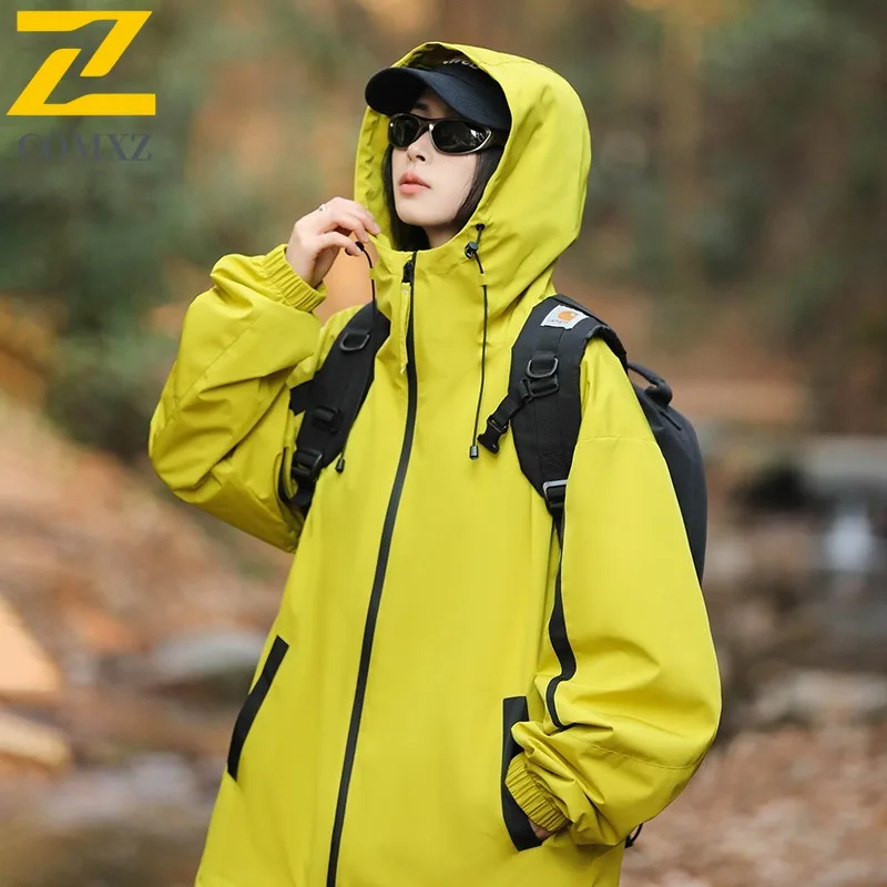 

COMXZ Classics Neutral Jacket 2025 Premium Hooded Outdoor Adventure Windproof Coat Leisure Camping Windproof Autumn Garment