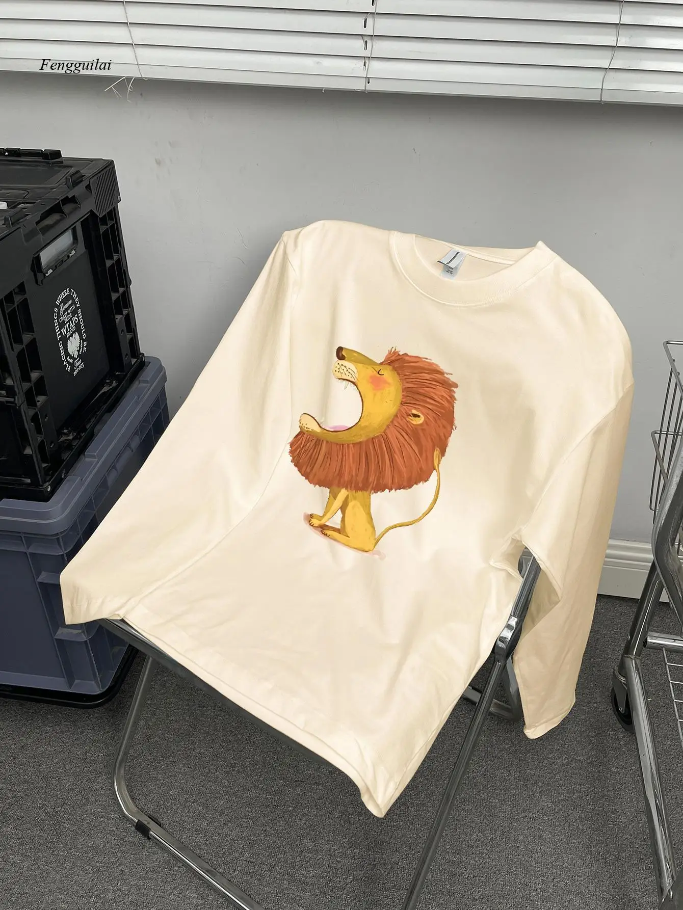 Long Sleeve T-Shirt - Funny Lion Graphic Tee, Soft Everyday Shirt for Fall/Winter, Machine Washable Casual Top