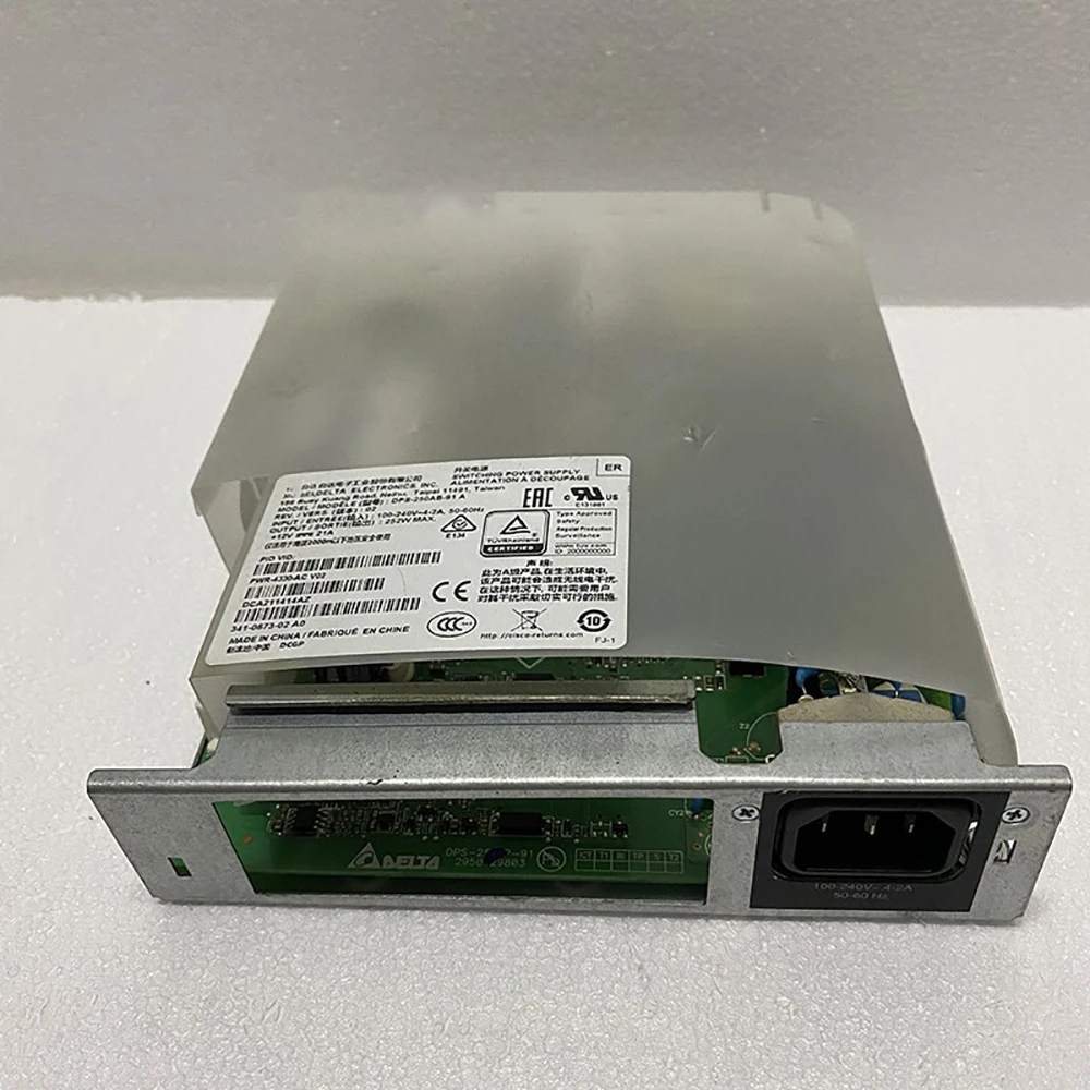 PWR-4330-AC pour l'alimentation d'énergie de CISCO utilisée sur les commutateurs de série d'ISR4331 341-0673-02 252W