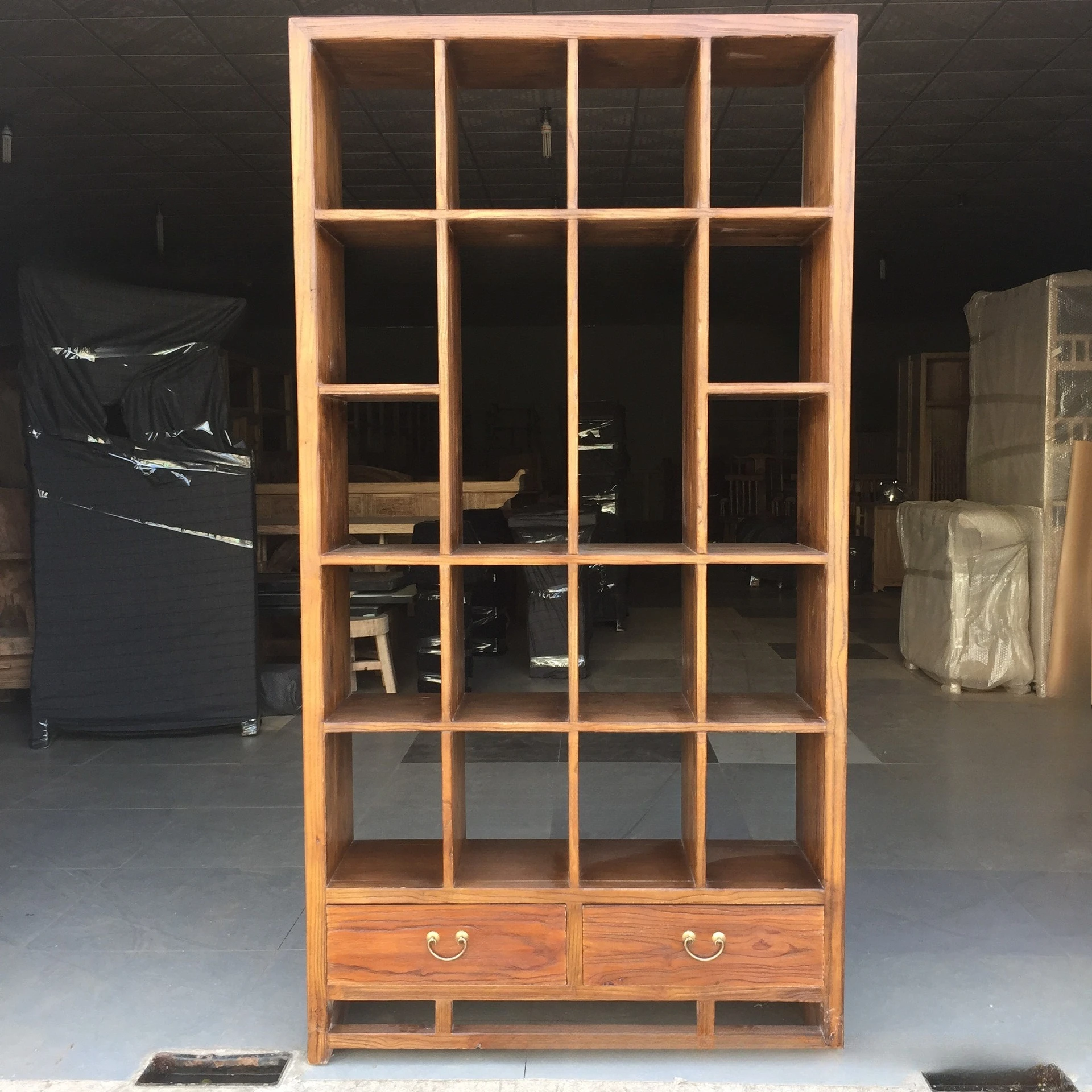 

Old elm furniture, new Chinese Bogu frame, solid wood decoration