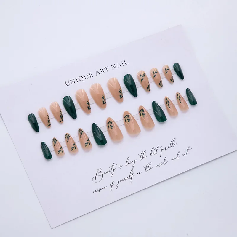 24 個人工プレス爪ミディアムシンプルなアーモンド偽爪ツール付き補綴爪セット緑の葉デザイン付け爪