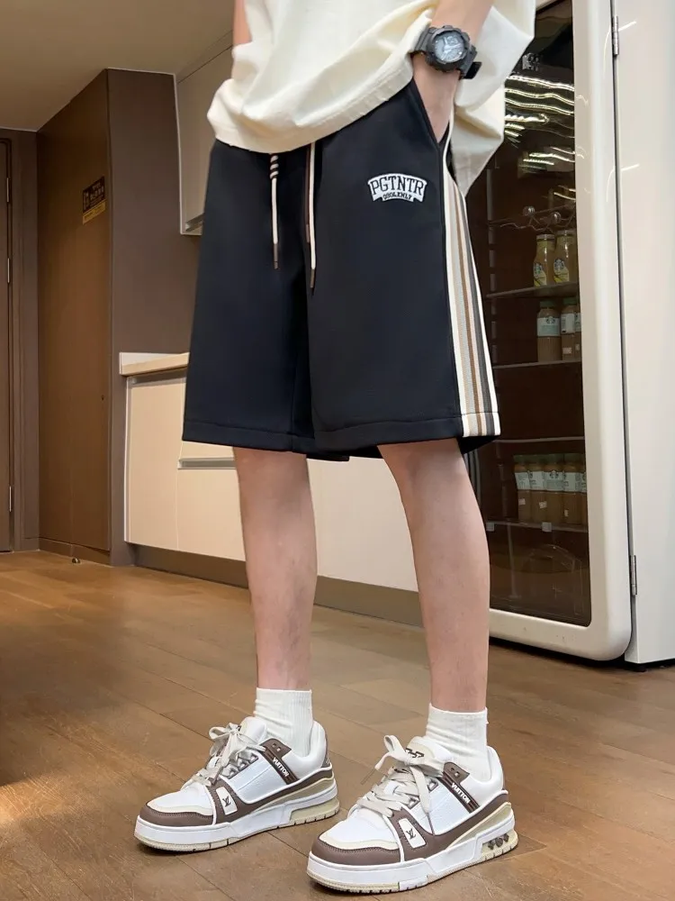 

Модные мужские шорты в полоску, лето 2024, повседневные, свободного кроя, прямые, средней длины, спортивные, со средней посадкой, дышащие, тонкие