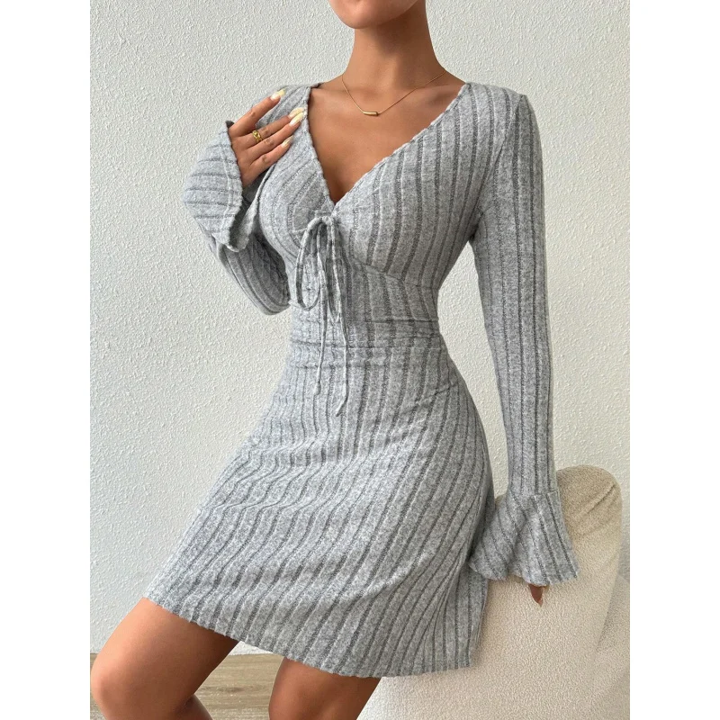 

Autumn Winter New Women's Simple Elegant Gray Dress with Bell Sleeves Slim Fit Short Dress