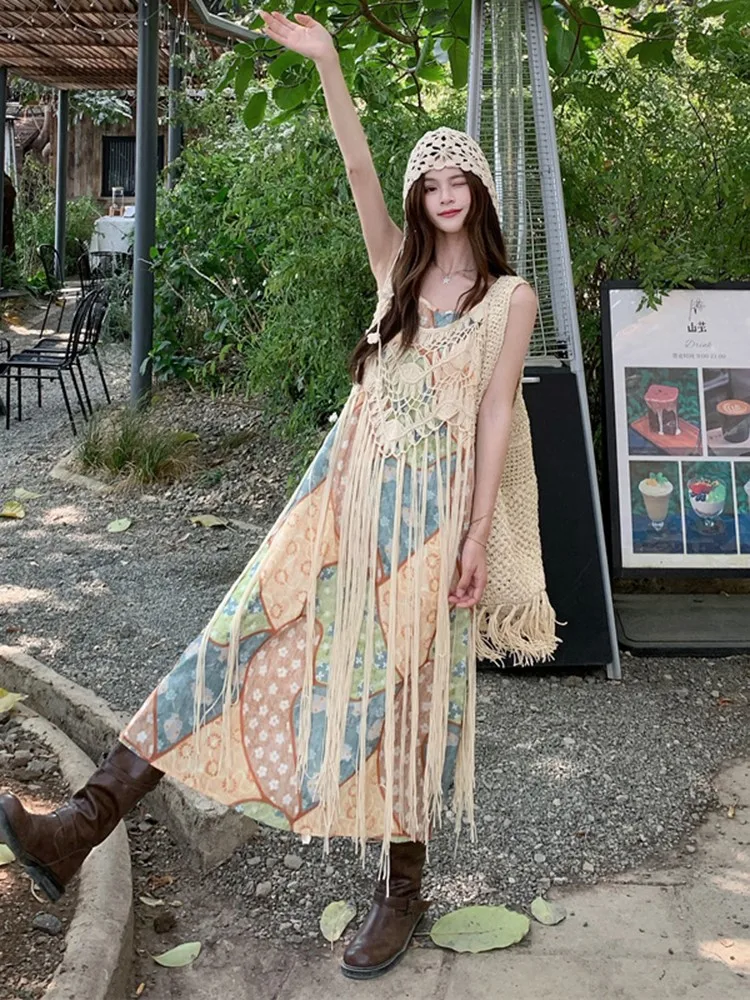 

Ethnic-style tie-dyed halter dress for travel and seaside vacation long