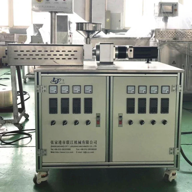 Laboratory-tested small plastic extruders