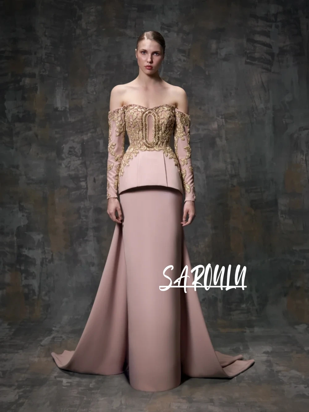 

Blush Pink Off Shoulder Evening Dress Gold Lace Embroidery Long Sleeve Peplum Cocktail Gown Dubai Customized Dress With Train