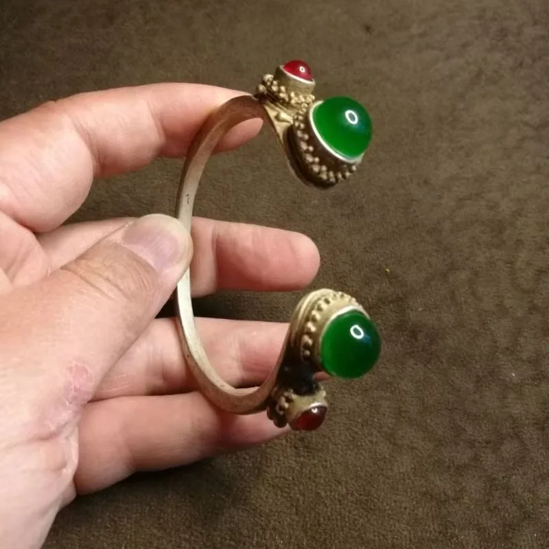 

Тибетский серебряный браслет с инкрустацией зеленого халцедона, женский браслет Мяо с серебряным отверстием, изысканный подарок