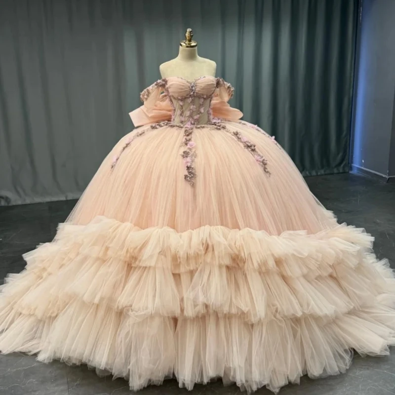 

Розовые блестящие платья Quinceanera, бальное платье с открытыми плечами, аппликация, цветок, бант, бисер, кристалл, многоуровневый тюль, корсет, платье Sweet 16,