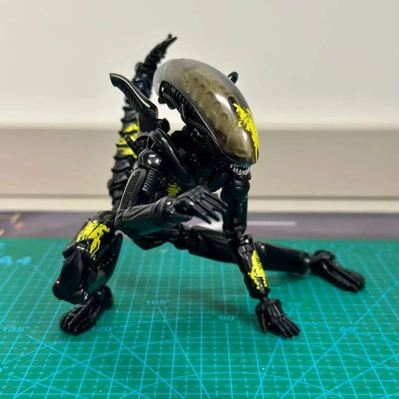 Xenomorph متوفر في المخزون 52 لعبة الوحش صندوق الغريبة 2.0 - العضوية السنوية الحصرية المحدودة لعبة شخصيات الحركة هدية