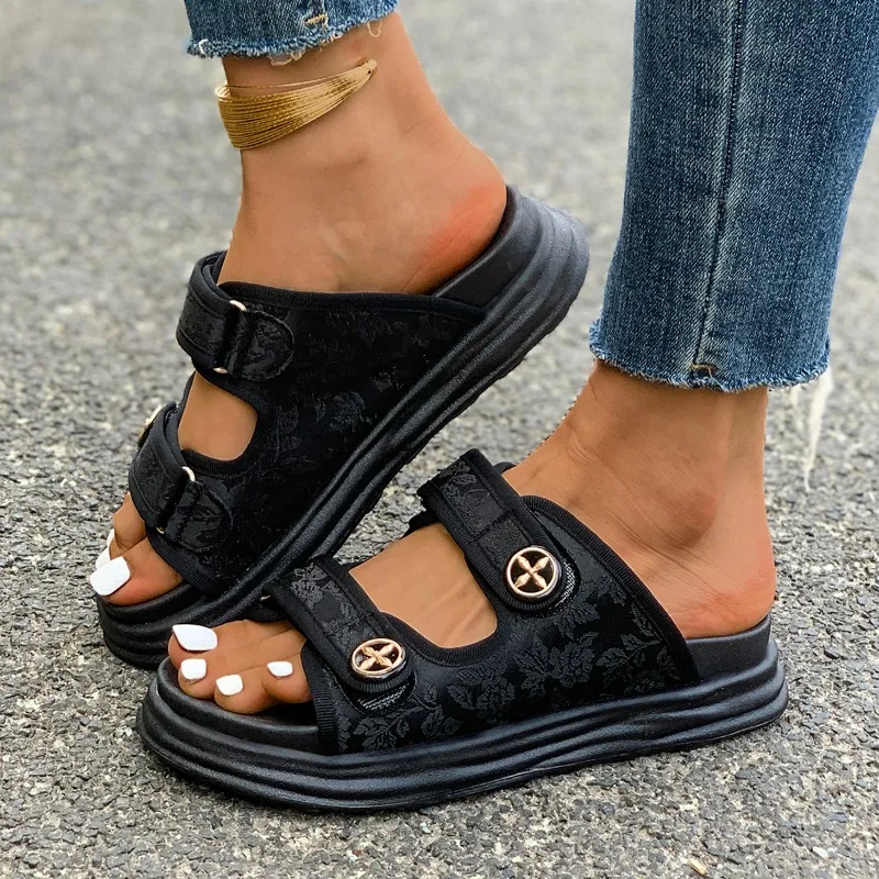 جديد إمرأة عادية الرومانية مصمم صنادل أرضية الشقق الصيف في الهواء الطلق أحذية الشاطئ الصنادل المريحة 2024 الاتجاه الأحذية للنساء