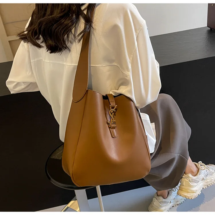 

2025 Retro Letter Print Tote Bag, Soft Leather Shoulder Crossbody Bag for Women, Large Capacity Commuter & Work Purse