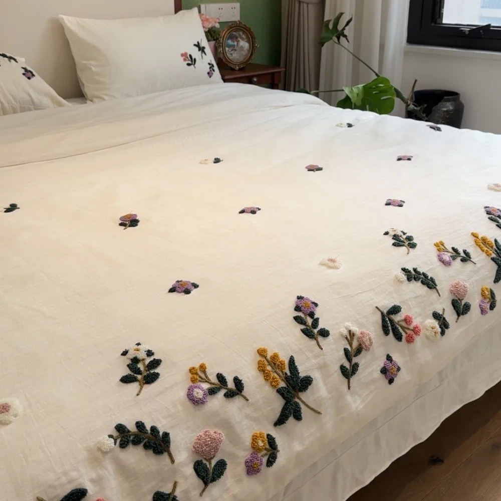 Simple Solid Color Embroidered Floral Pure Cotton Thicken Four-piece Set Soft Skin-friendly Class A Machine Washable Bedding Set