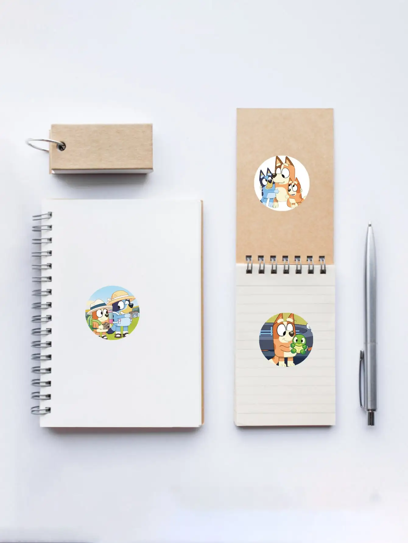 45/90 Pezzi Adesivi Decorativi Blu Bluey, Scatola Sorpresa Bingo, Sacchetto Regalo per Festa di Compleanno, Adesivi Sigillanti Autoadesivi