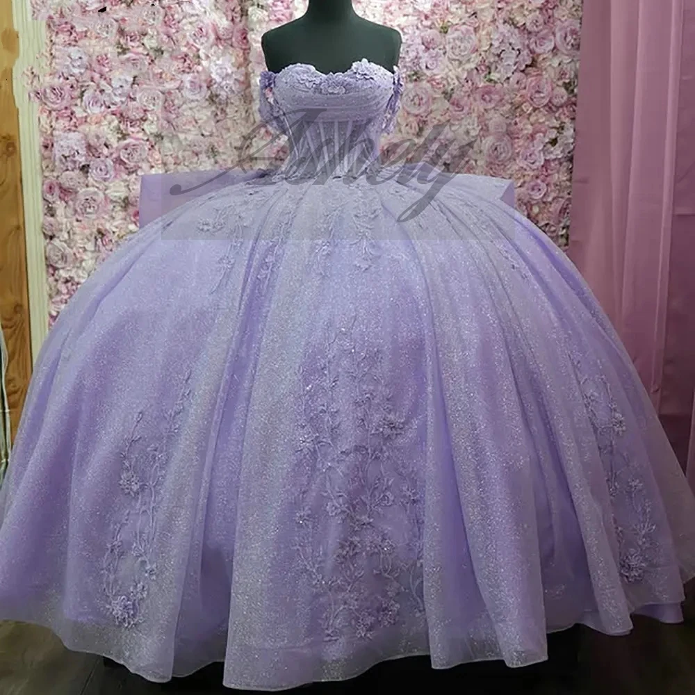 

Блестящие сиреневые платья принцессы 15, 14, платья Quinceanera для девочек, милое пышное женское платье для выпускного вечера с жемчугом и цветком, праздничное платье по индивидуальному заказу