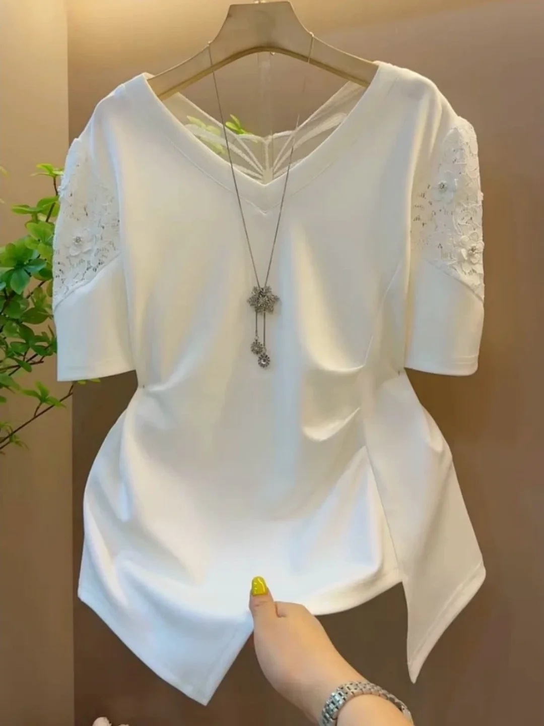 plus Size Korean Style V-Neck Lace Hollow out Back  Splicing Super Size Slimming Meat Concealing Versatile Top