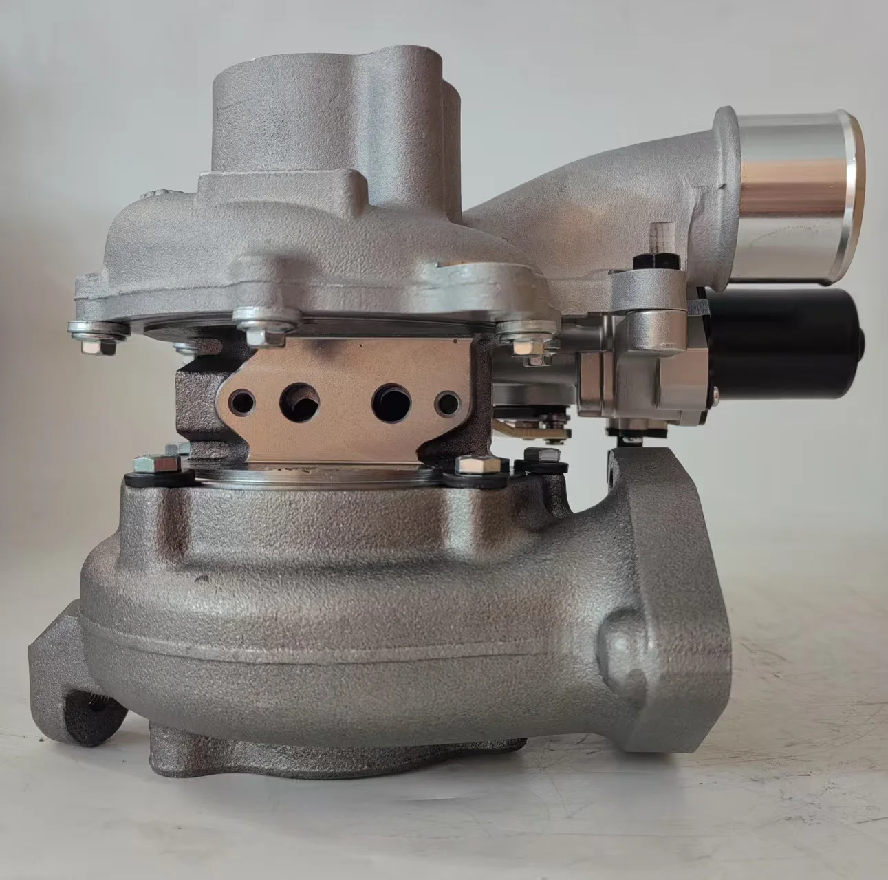 17201-0L070 Adatto per turbocompressore 2KD