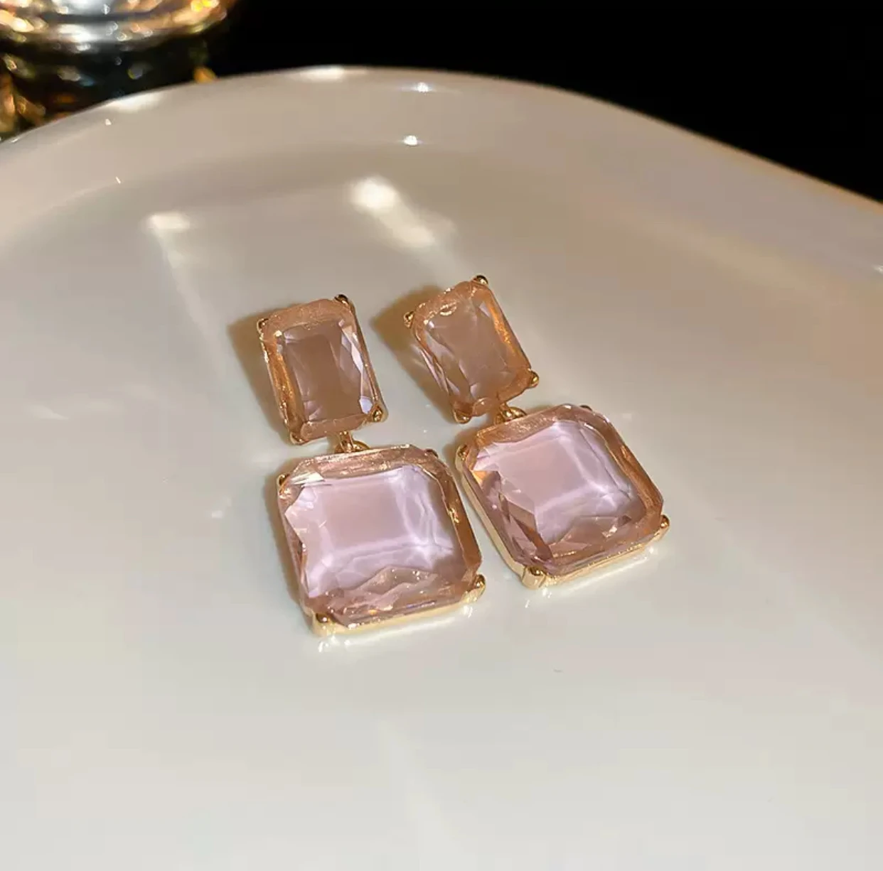 High-end transparent square ear studs, fashionable and versatile, Maillard earrings, elegant and luxurious, simple ear