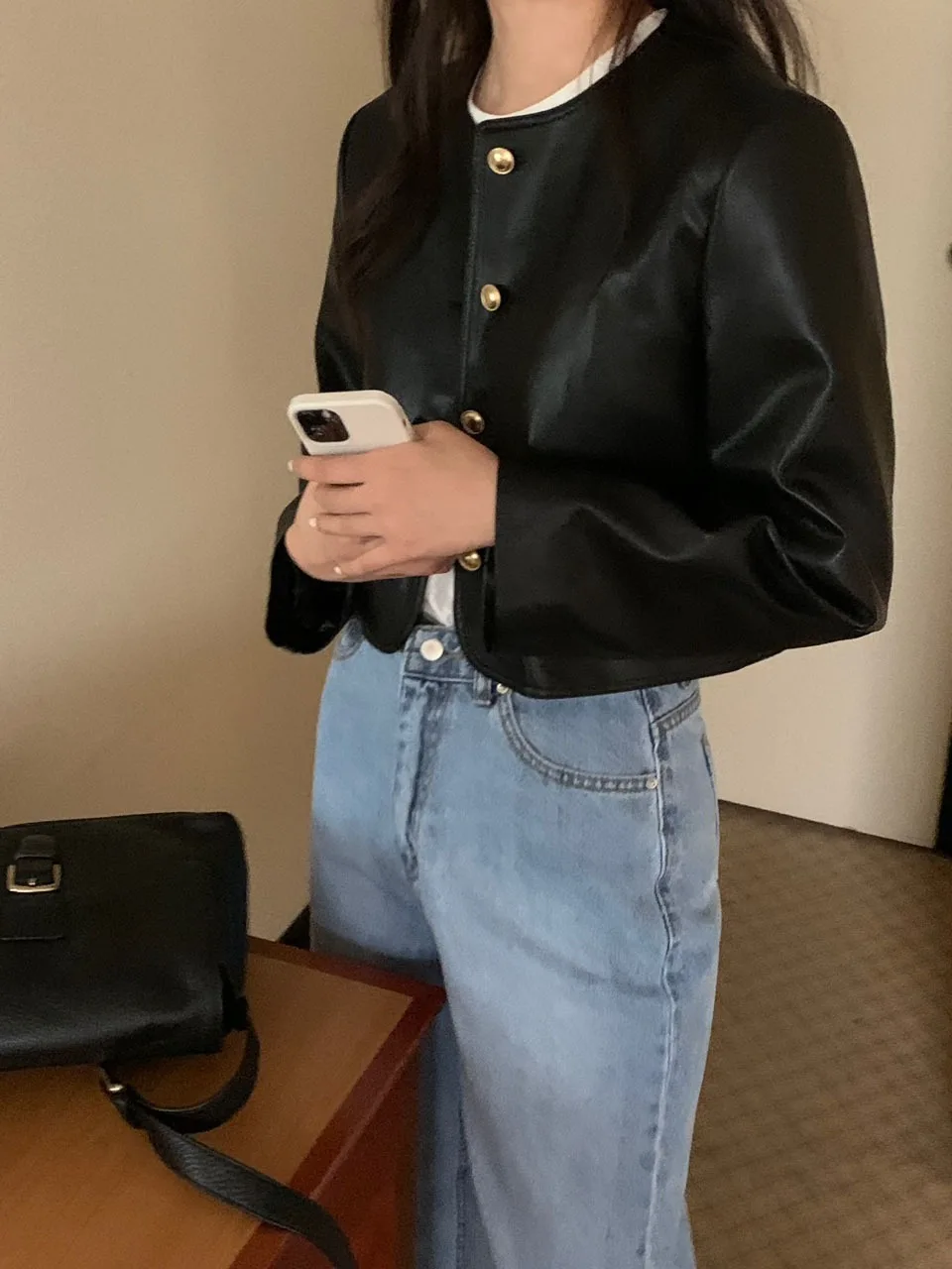 เสื้อโค้ทหนังทรงหลวมสไตล์วินเทจทรงกลม Ne Metal Single Button Loose Long Sve ort Jaet เสื้อผ้าแฟชั่นฤดูใบไม้ร่วงของผู้หญิง