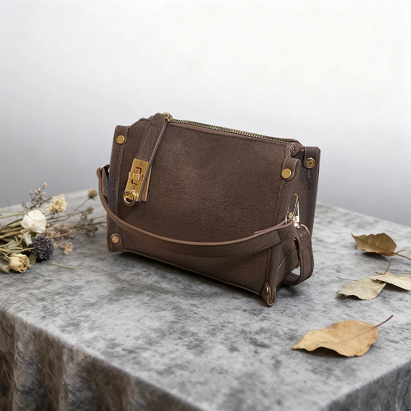 

Luxury Women's Handbag, Elegant Tote Bags For Ladies In Genuine Leather By Famous Designer Popular Appeal