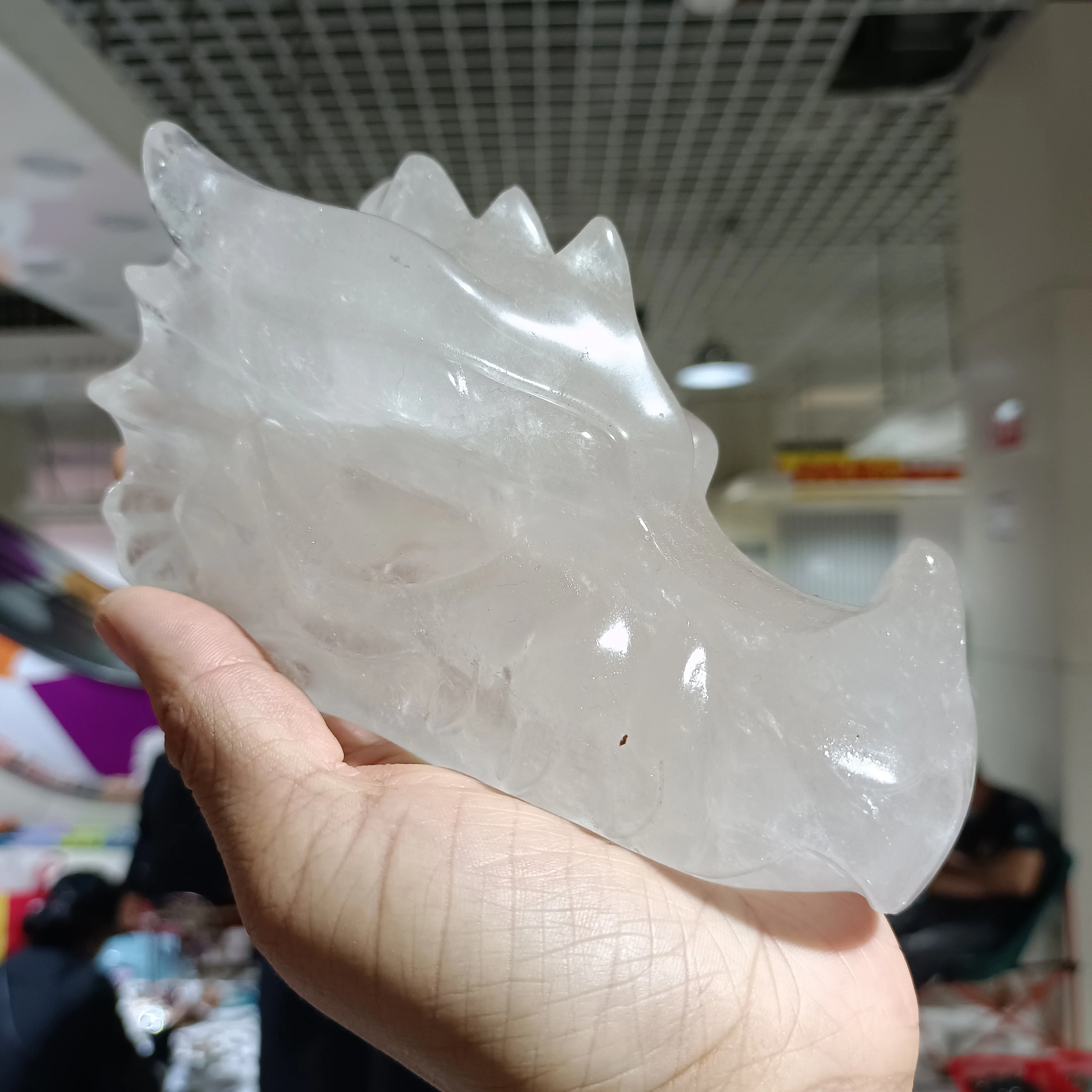 Magical Natural White Clear Crystal Carving Dragon Skull Quartz Crystal Mineral Crystal Energy Healing Office Degaussed Decorati