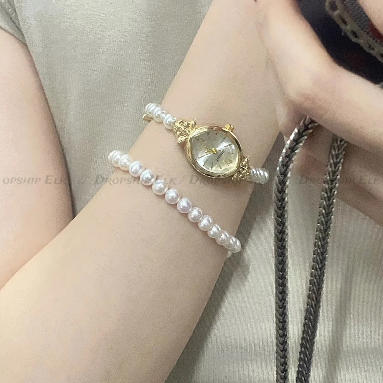 جديد ريترو الذهب الصغيرة روما الهاتفي المرأة ووتش Y2K الفاخرة تصميم اللؤلؤ فتاة ساعات يد أنيقة السيدات كوارتز ساعة اليد هدية