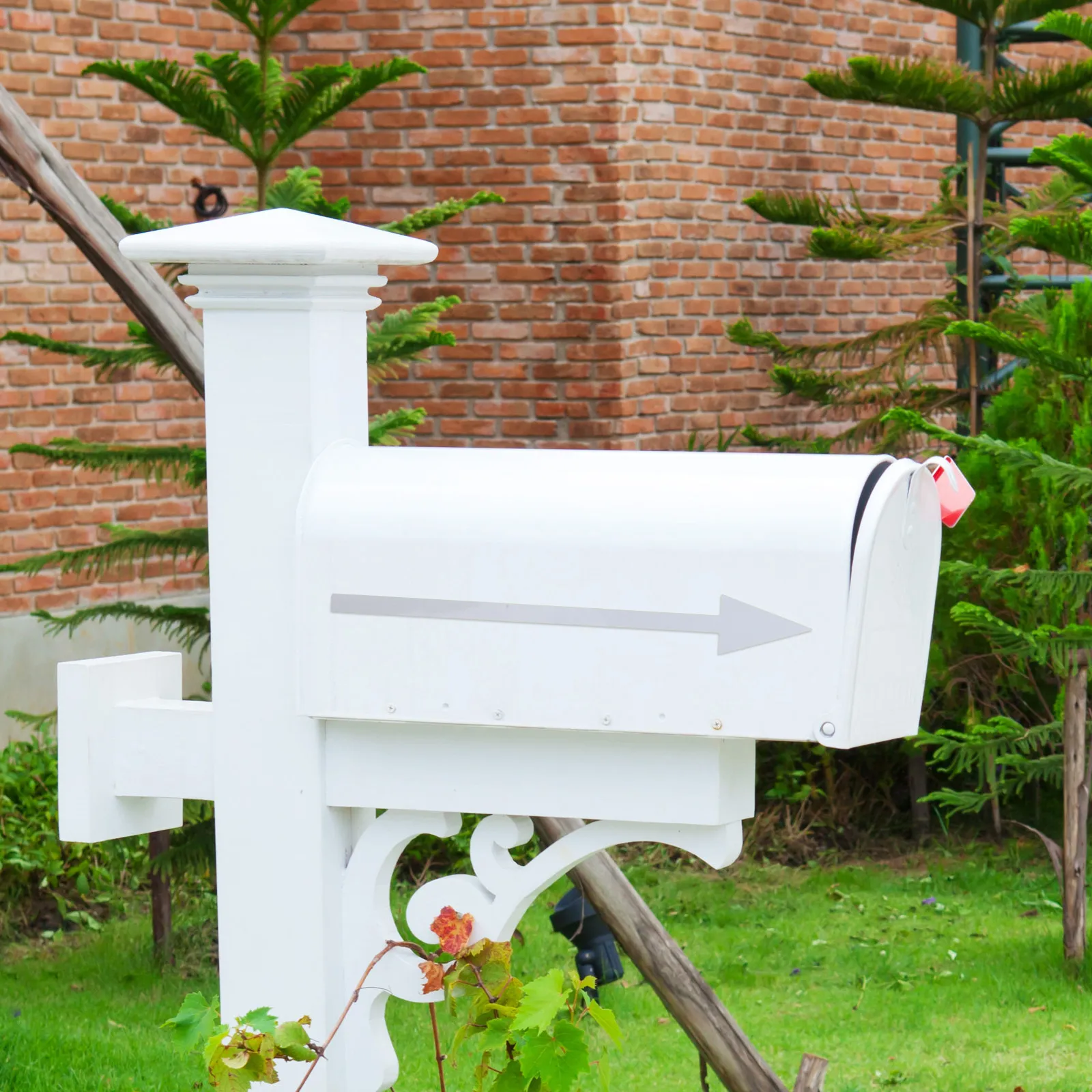 

5Pcs Reflective Mailbox Arrow Decals Weatherproof Removable Directional Stickers for Clear Guidance in Low Light Conditions