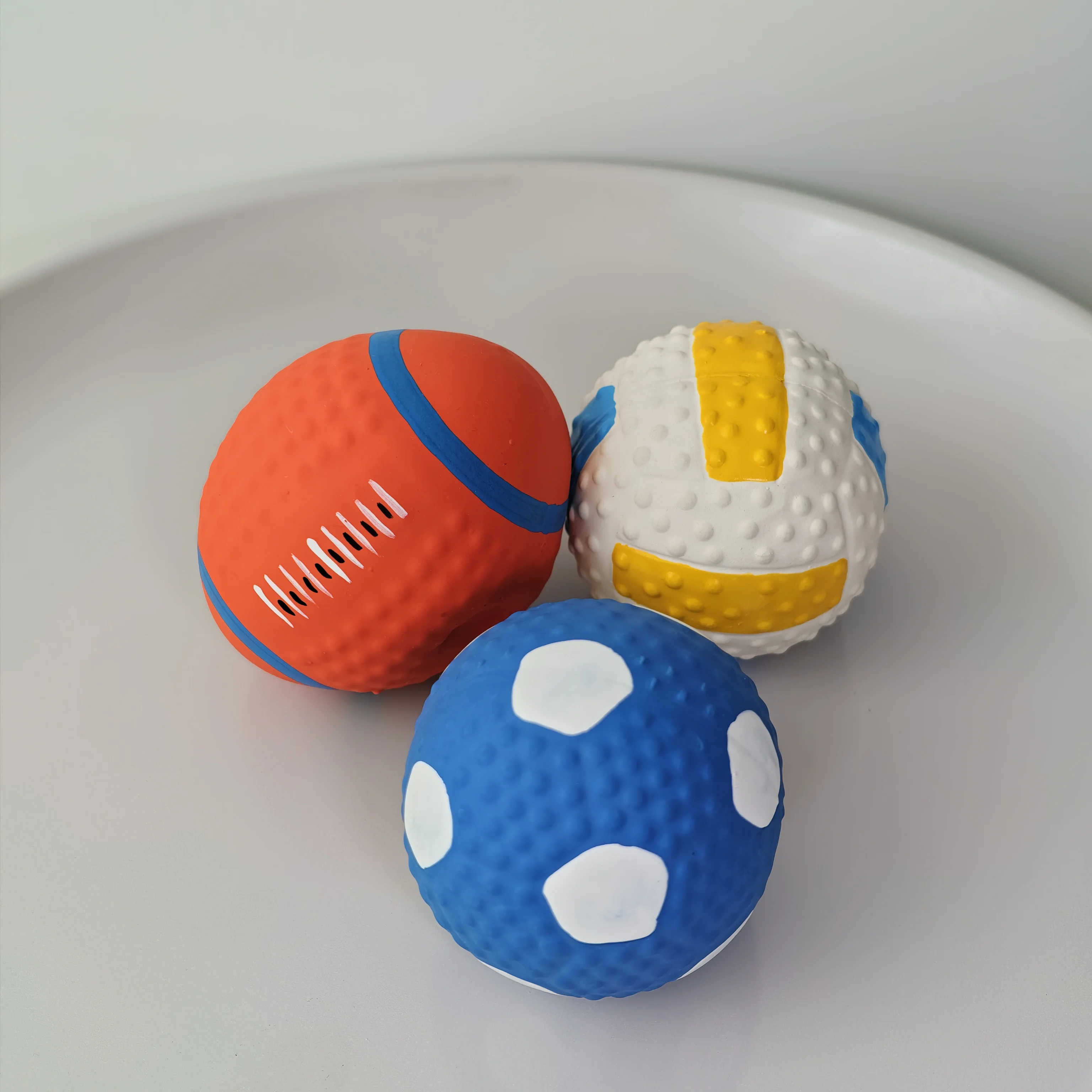 

Pet Sound Toy Ball Latex Christmas Gift Interactive Squeaky Ball for Dogs And Cats Fun Holiday Present