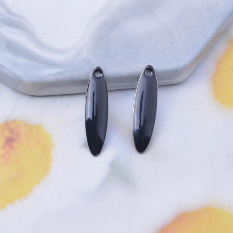 30 Stück Kupfer-Silberfarbene Emaille-Anhänger, beidseitig emailliert, für DIY-Schmuck- und Ohrringherstellung – Detail 6