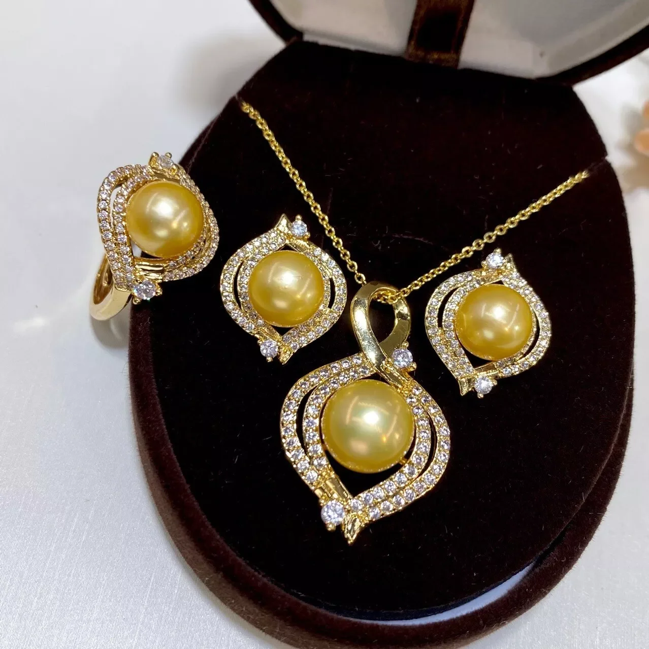

Gorgeous AAAA8-9mm Nanhai Gold Pearl Pendant Earring Set 925s-18inch