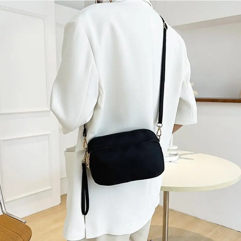 

Trendy Phone Wallet Bag with Waterproof Design A Must Have for Fashionable Women 20CA