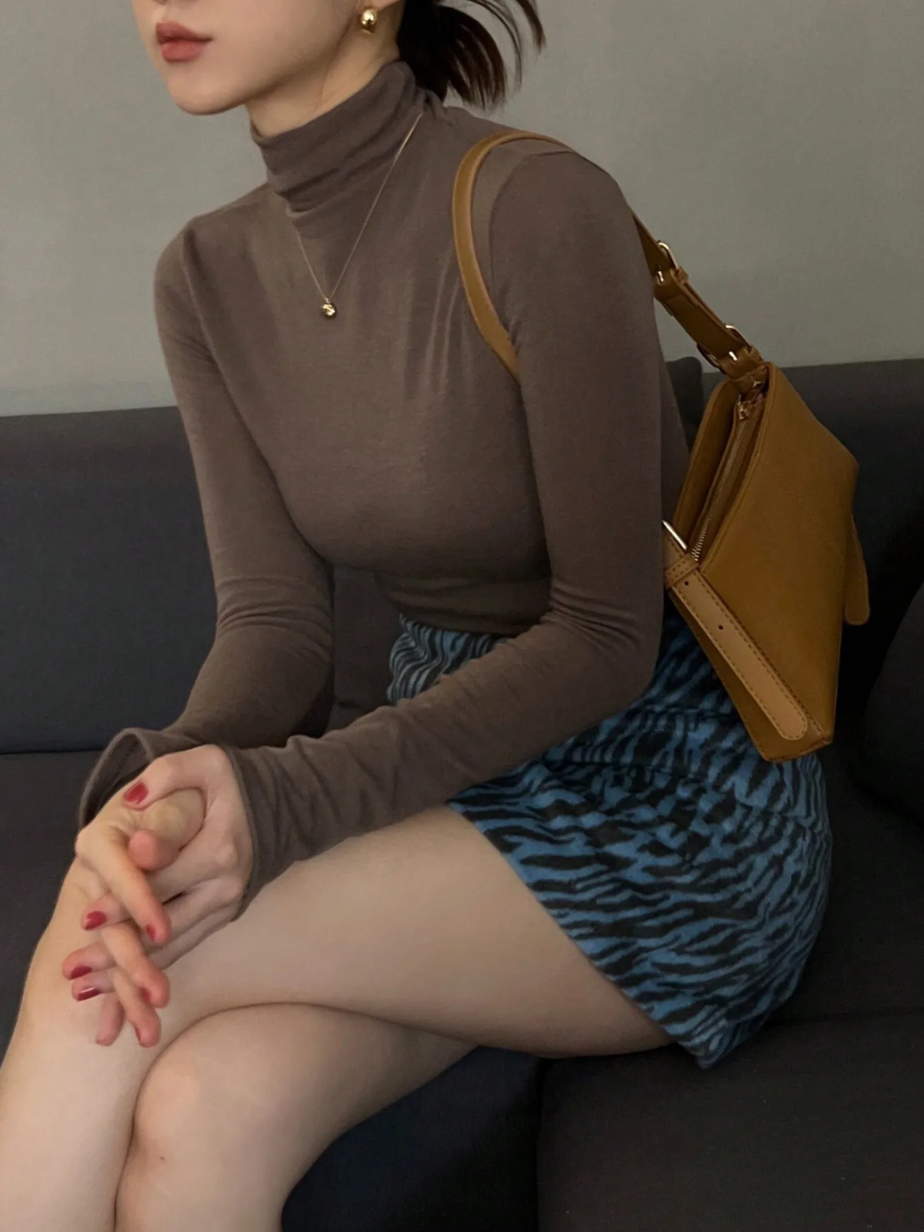 

Женская однотонная футболка с высоким воротом и длинными рукавами, облегающая вельветовая футболка для повседневной носки и офиса