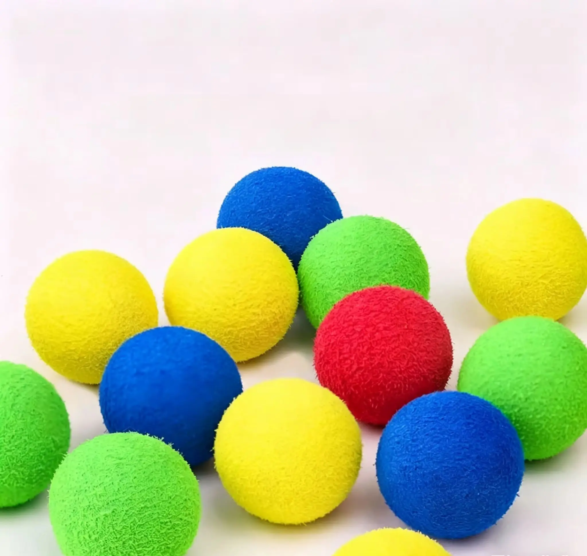 21pcs/set cat playset: includes 1pc transmitter and 20pcs random color plush balls, perfect as an interactive toy for indoor cat gallery 3