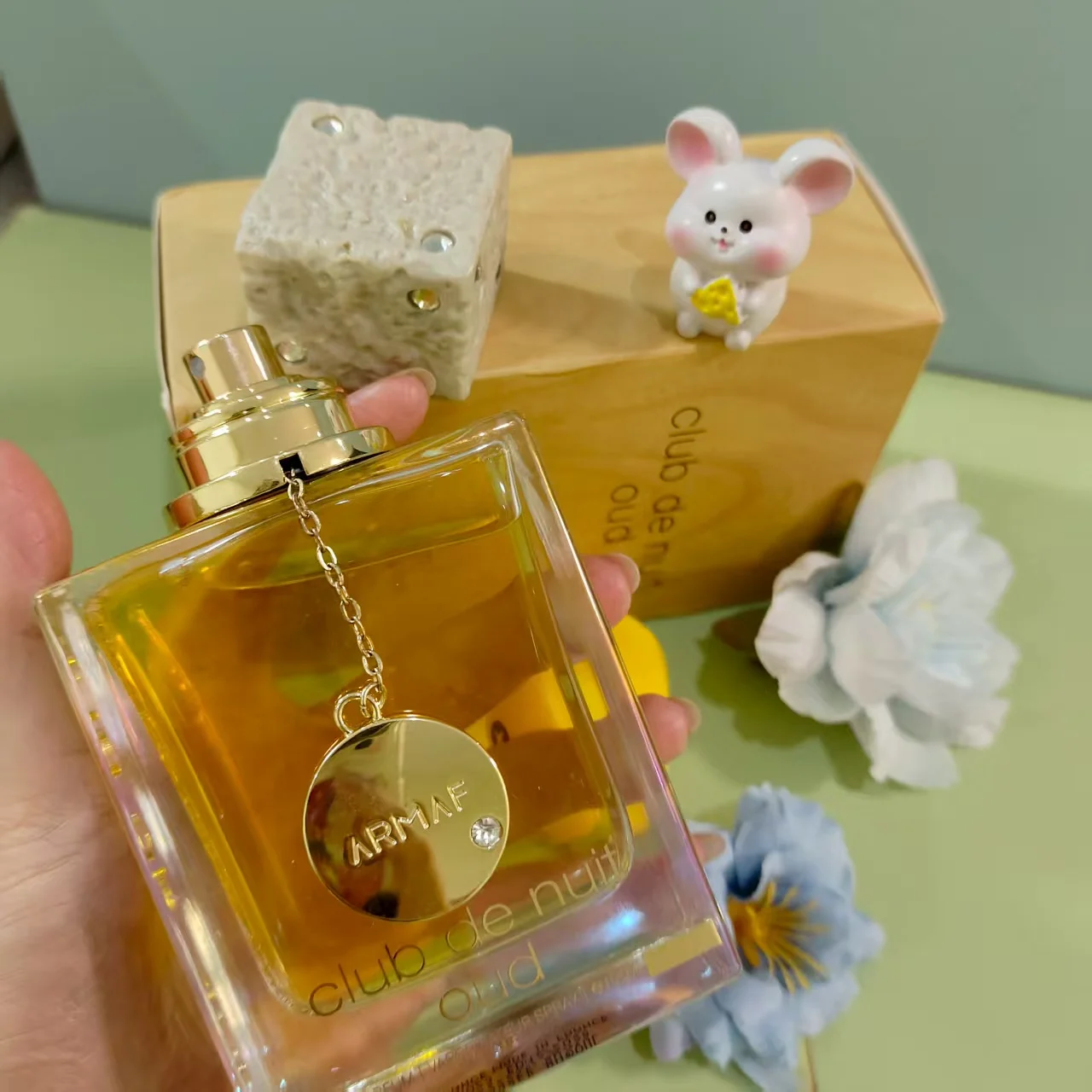 عطر أرماف كلوب دي نوي عود فيلومون للنساء العربيات عطر فيلومون كولونيا للرجال