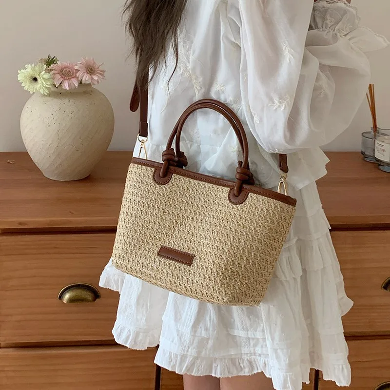 

Women Straw Crossbody Bag Large Capacity Fashion Luxury Design Rattan Handbag 2025 Summer Woven Beach Bags New Vacation Handbags