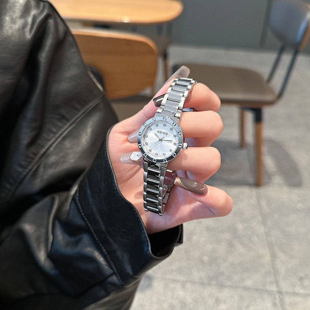 Zegarek damski stalowy pasek luksusowy retro zegarek damski modny 2025 nowy prosty elegancki akcesoria do zegarków
