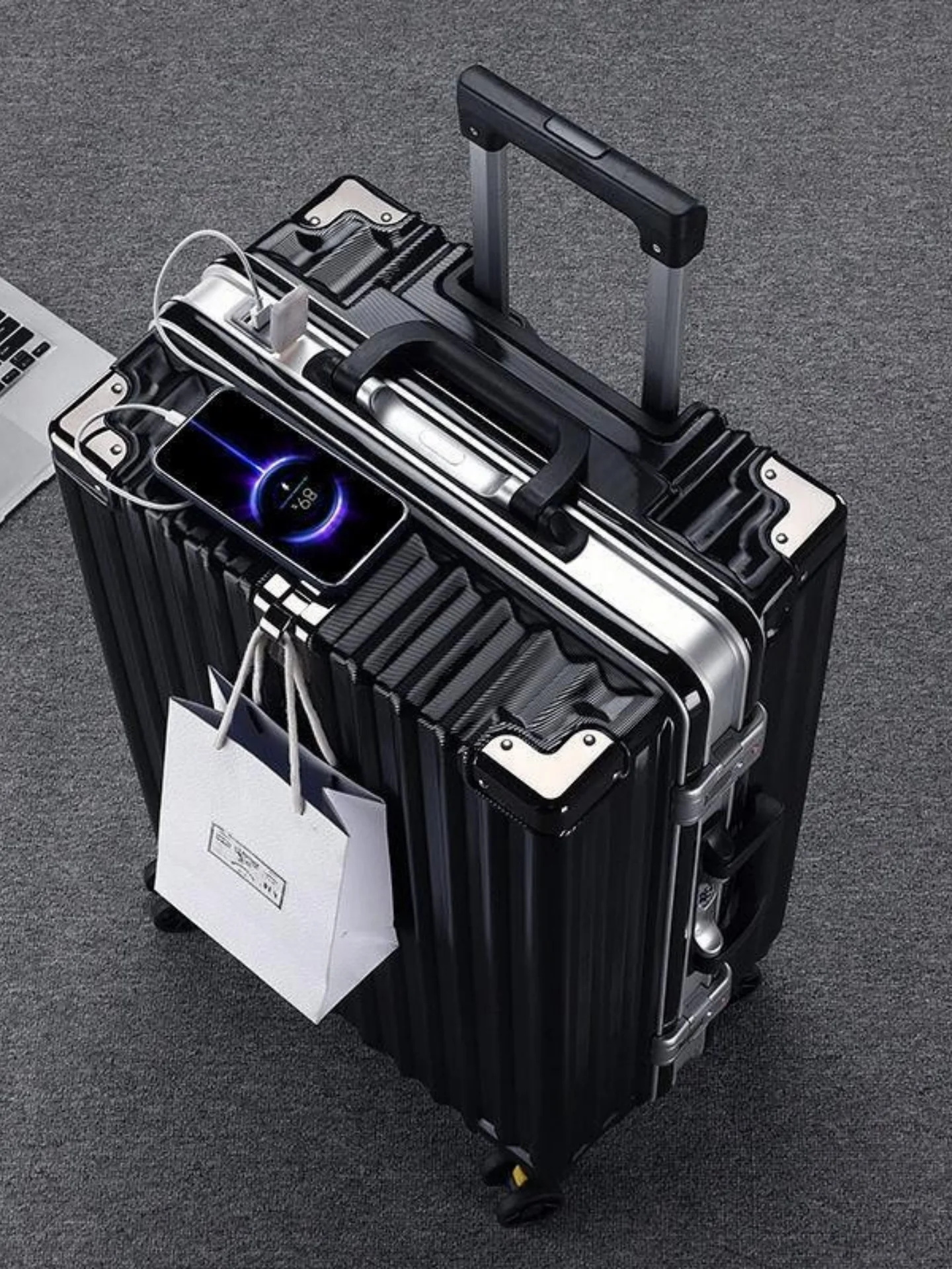 large-capacity-aluminum-frame-luggage-suitcase-with-four-way-wheels-for-men-and-women-travel-carry-on-bag-zipper-closure