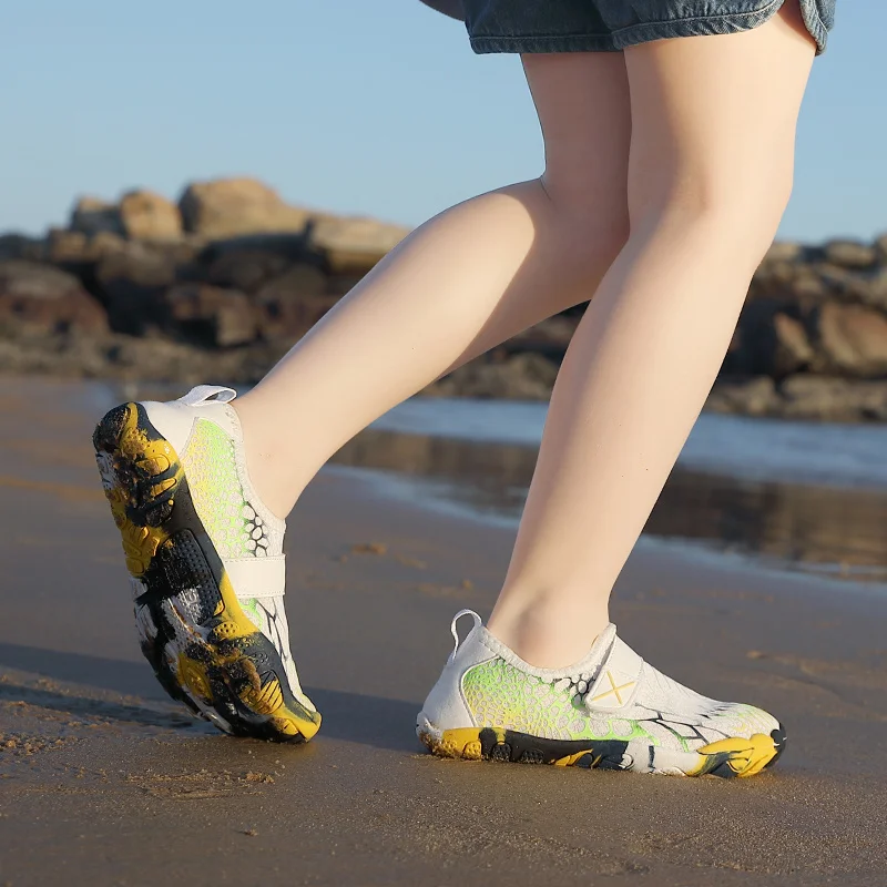 Rozmiar 28-36 letnie buty na plażę dla chłopca dziewczynka miękkie oddychające antypoślizgowe buty do wody dziecięce hak na zewnątrz i pętla buty z palcami dzieci
