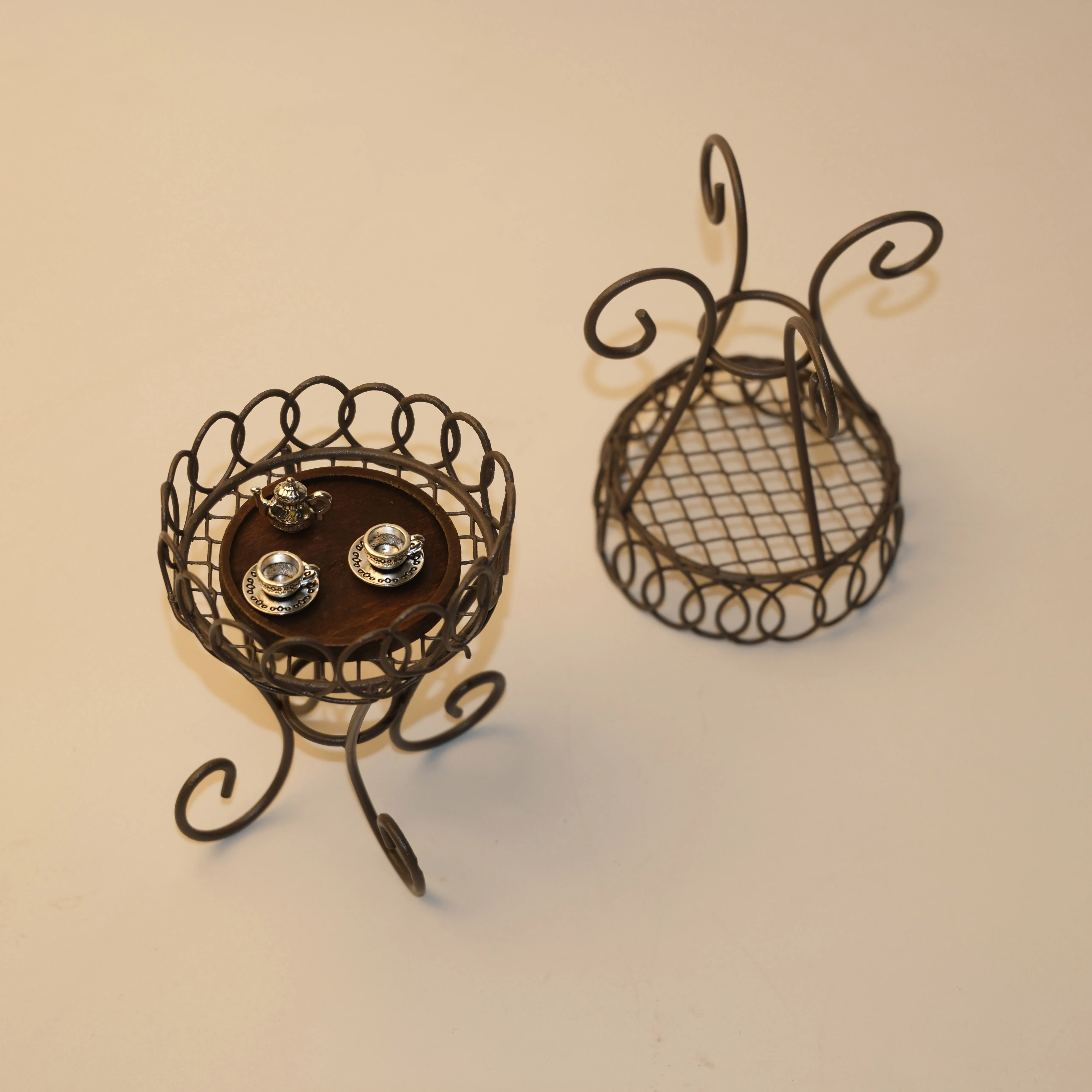 Iron Wire Shelf/Mini Wrought Iron Small Table/Flower Pot Bracket/Photo Props/Suitable for Indoor Outdoor Gardening Decoration view 5