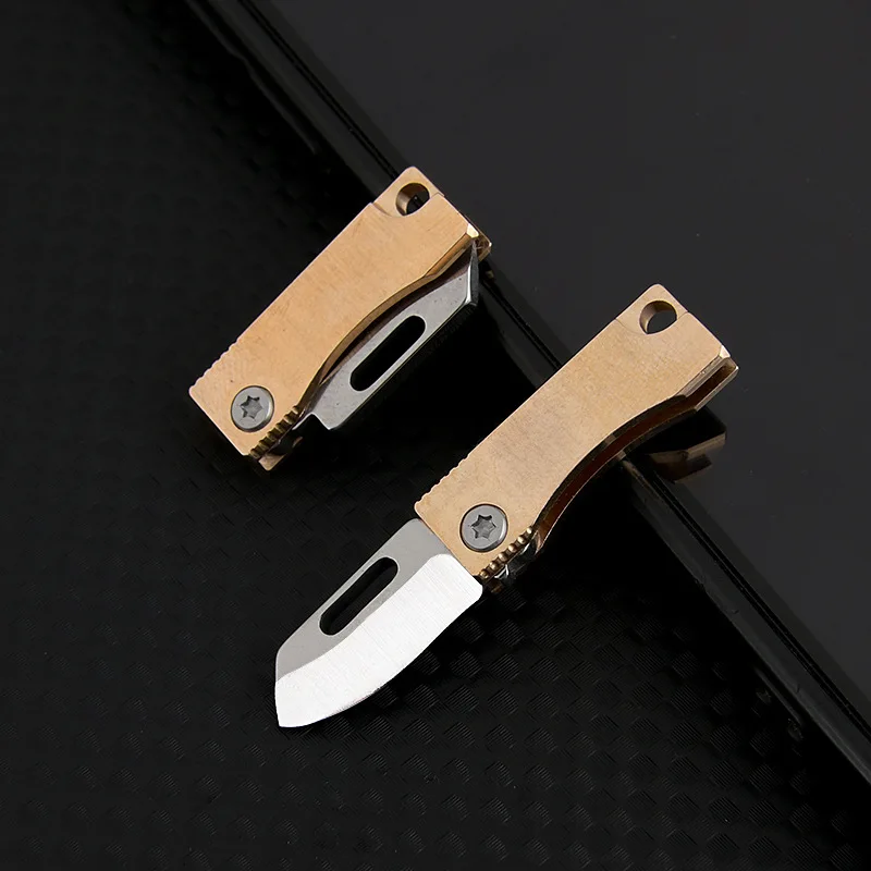 Mini coltello pieghevole in ottone, coltello da tasca affilato, ciondolo portachiavi portatile, coltello da disimballaggio per consegna espressa e Unboxing